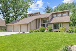 3617 Tanglewood Ct, Saint Paul, MN 55123