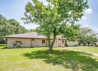 502 Roaring Springs Dr, Joshua, TX 76058
