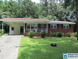 717 Blarney Dr, Weaver, AL 36277