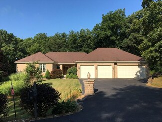 504 Oak Meadows Dr, Oregon, IL 61061