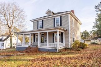 137 W Academy Ln, Chase City, VA 23924