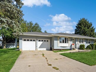 2222 N 4th Ave E, Newton, IA 50208