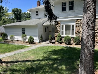 100 Wootton Rd, Essex Fells, NJ 07021
