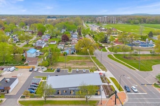 2204 N Carlson St, Westland, MI 48185