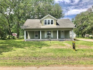 108 Spruce St, Garden City, MO 64747