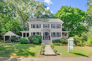 123 Cliff Rd, Milton, MA 02186