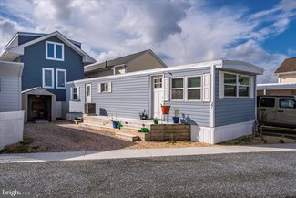 27 Middle Way Ln, Ocean City, MD 21842