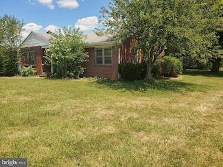 36 Clintondale Hill Rd, Mill Hall, PA 17751