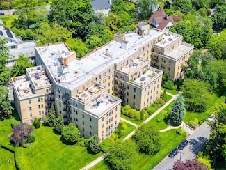 43 Calton Rd Unit 4J, New Rochelle, NY 10804