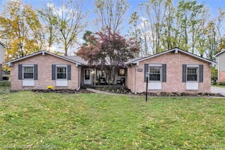 22487 Vacri Ln, Farmington Hills, MI 48335