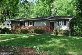 8725 Susanna Ln, Chevy Chase, MD 20815