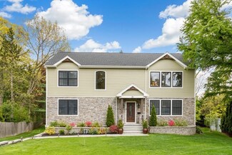 28 Ginn Rd, Winchester, MA 01890