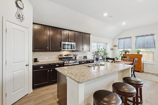 9121 Silver Dollar Dr, Fort Worth, TX 76131