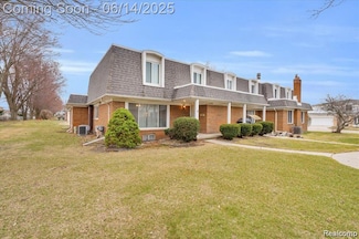 32806 Barclay Square, Warren, MI 48093