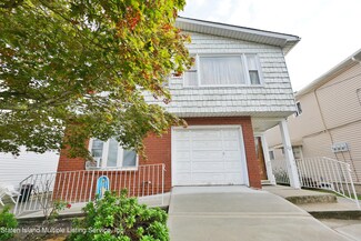 22 Amber St, Staten Island, NY 10306