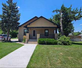 621 Glick Ave, Tribune, KS 67879