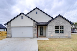 5824 Belaire Cir, Granbury, TX 76048