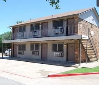 3016 E Abram St Unit 106, Arlington, TX 76010