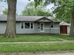 823 Sunset Dr, Sullivan, IL 61951