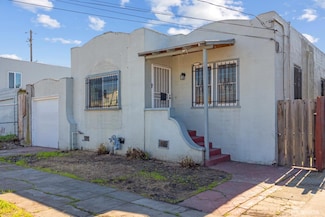 7851 Holly St, Oakland, CA 94621