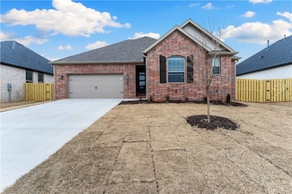 1912 Edwards St, Pea Ridge, AR 72751