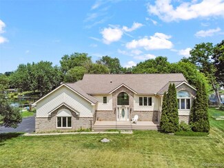 969 Bogie Lake Rd, White Lake, MI 48383