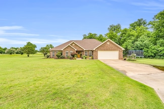 275 Bobby Jones Dr, Columbus, MS 39701