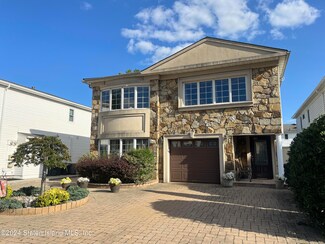 140 Dawson Cir, Staten Island, NY 10314