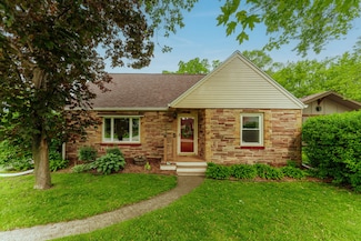7405 S Pennsylvania Ave, Oak Creek, WI 53154