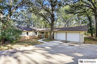 21 Scarlet Oaks Rd, Council Bluffs, IA 51503