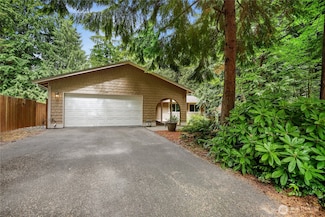 8200 NE View Ridge Ln, Poulsbo, WA 98370