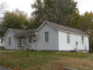 115 E 15th St, Higginsville, MO 64037