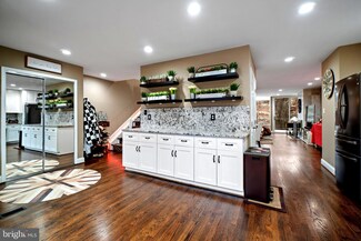 17 Coldwater Ct, Towson, MD 21204