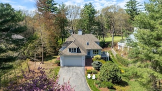 32 Southpoint Ln, Ipswich, MA 01938