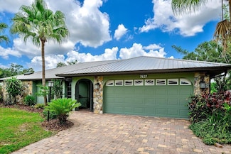 7627 N Leewynn Dr, Sarasota, FL 34240