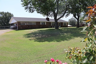 37280 Morris Creek Rd, Howe, OK 74940