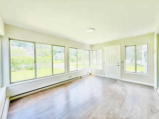 10 Meadowpark Ave W, Stamford, CT 06905