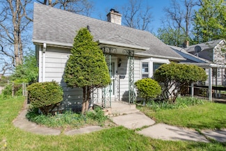 1311 Eastview Dr, Waukegan, IL 60085