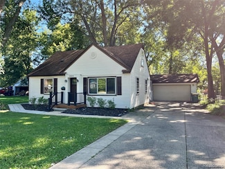 23096 Hawthorne St, Farmington, MI 48336