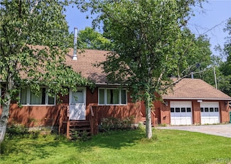 17057 Sunset Ave, Thousand Island Park, NY 13692