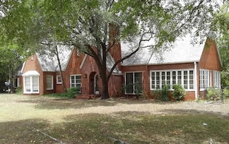 700 S Jackson St, Mc Gregor, TX 76657
