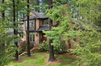 1690 Cedar Ridge Dr, Spring Valley, OH 45370
