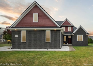 3108 Regatta Ln, Saint Clair, MI 48079