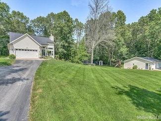 5020 Roundtree Dr, Middleville, MI 49333