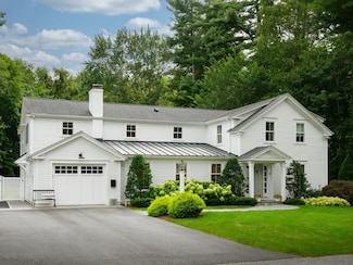 8 Westmoreland Rd, Hingham, MA 02043