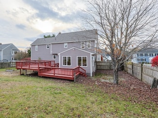 23 Ledgeview Dr, Norwood, MA 02062