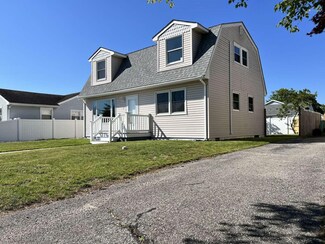 208 Village Rd, Villas, NJ 08251