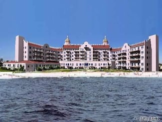 2 Richmond Rd Unit 2M, Lido Beach, NY 11561
