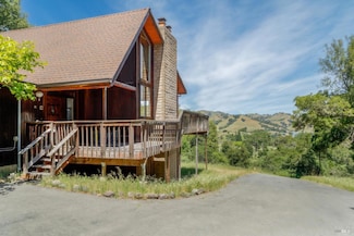 18 Meadow Ln, Novato, CA 94947