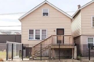 1933 W Grand Ave, Chicago, IL 60622